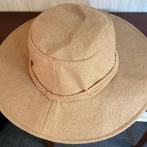 Felt hat